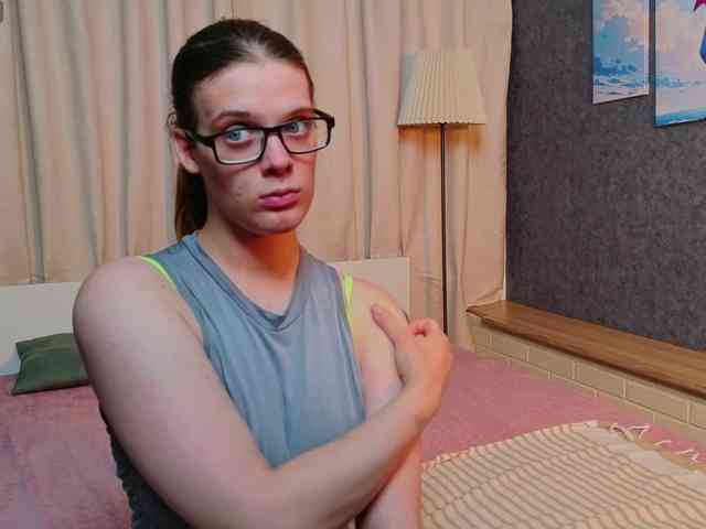 KIKIKrash webcam
