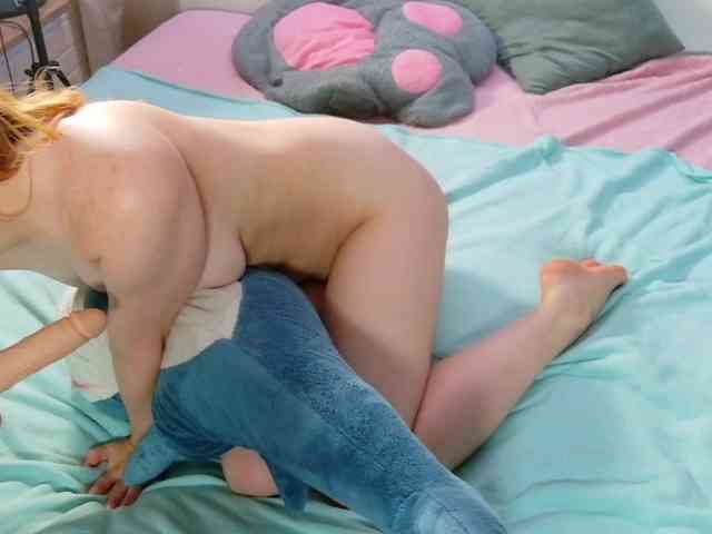 KIKIKrash webcam