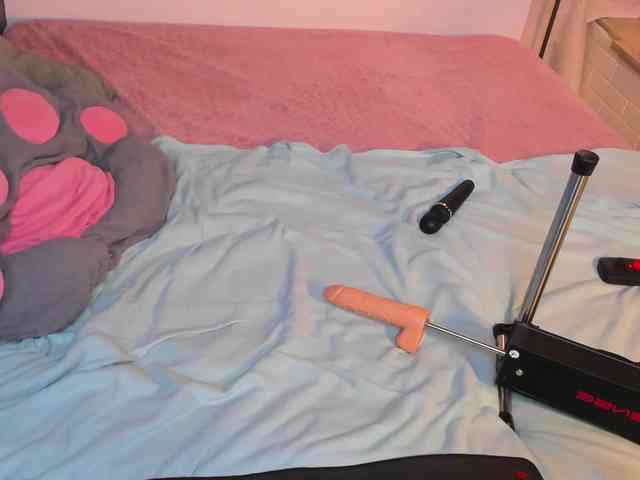 KIKIKrash webcam