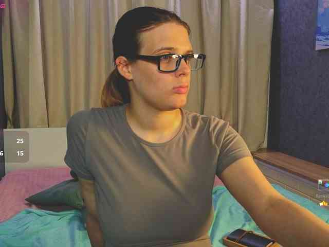 KIKIKrash webcam