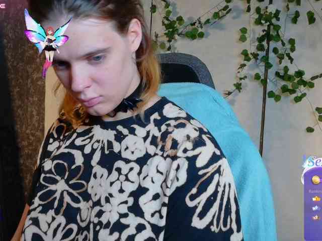 KIKIKrash webcam