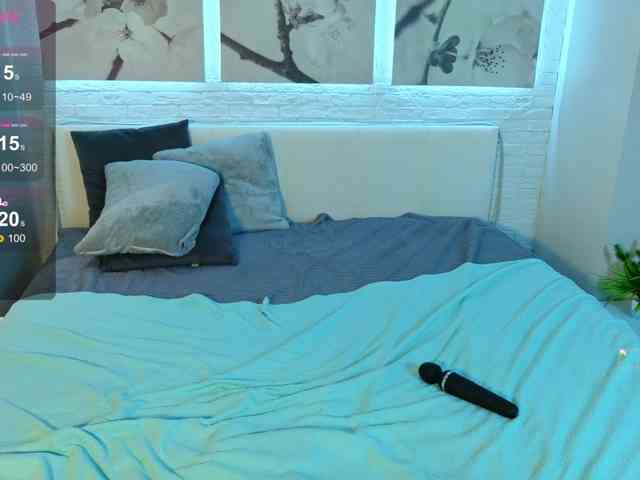 KIKIKrash webcam
