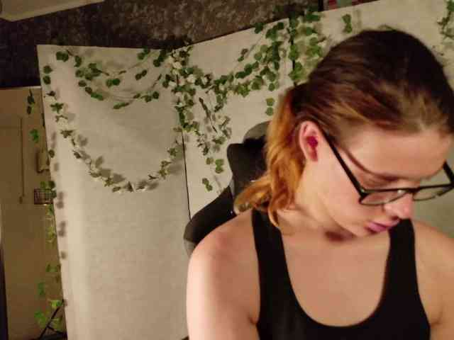 KIKIKrash Live Webcam on BongaCams