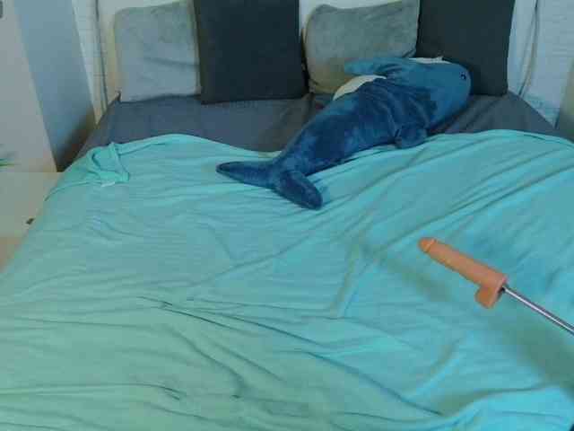 KIKIKrash webcam