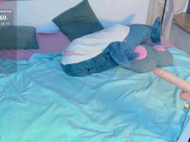KIKIKrash webcam