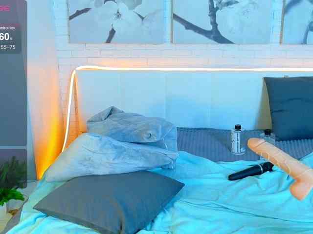 KIKIKrash webcam