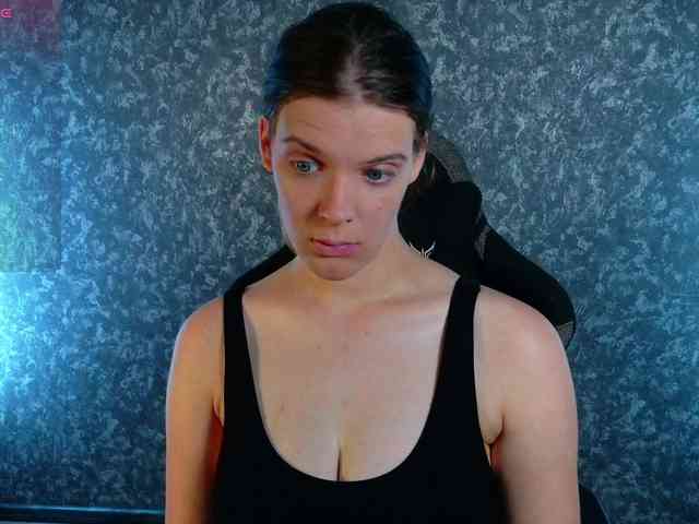 KIKIKrash webcam