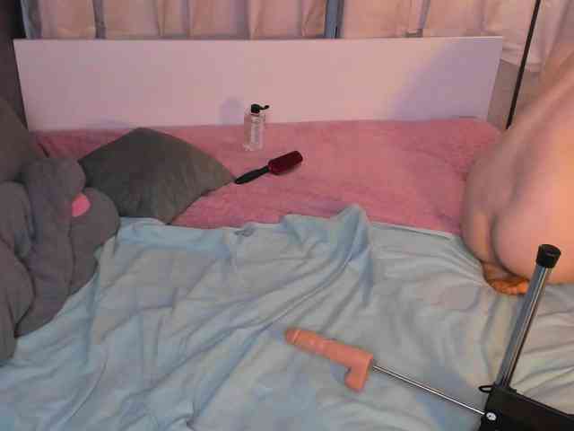 KIKIKrash webcam