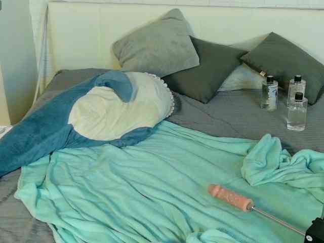 KIKIKrash webcam