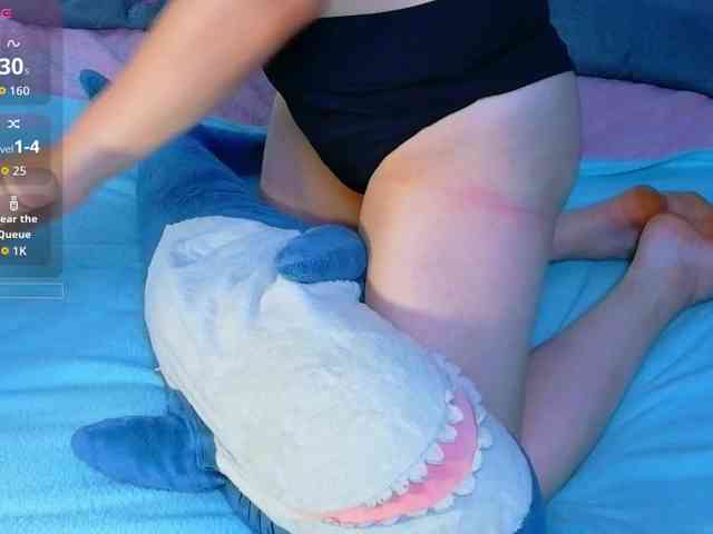 KIKIKrash webcam