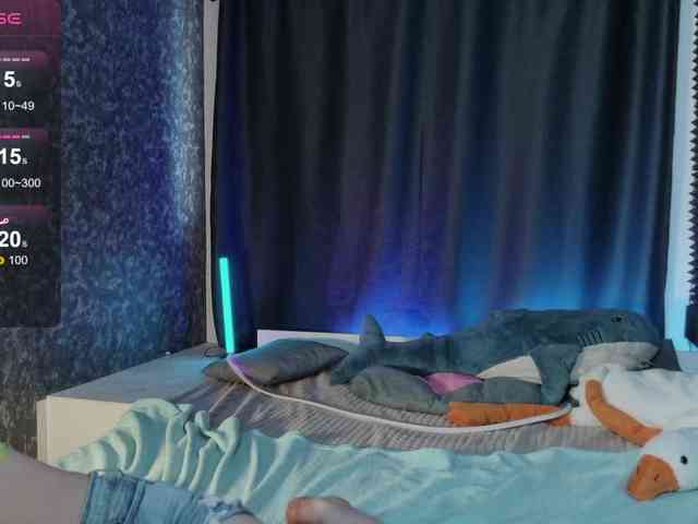 KIKIKrash webcam