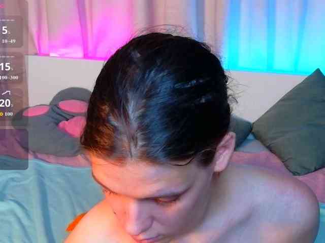 KIKIKrash webcam