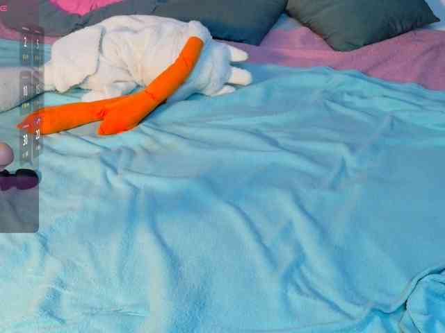 KIKIKrash webcam