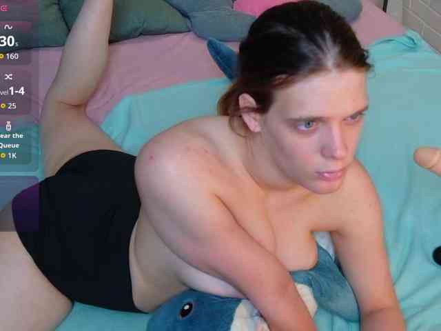 KIKIKrash webcam