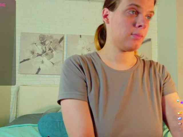KIKIKrash webcam