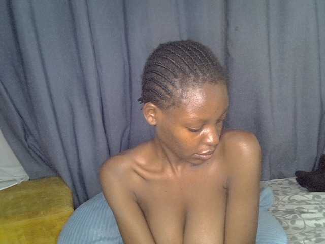 Cynne live cam on BongaCams