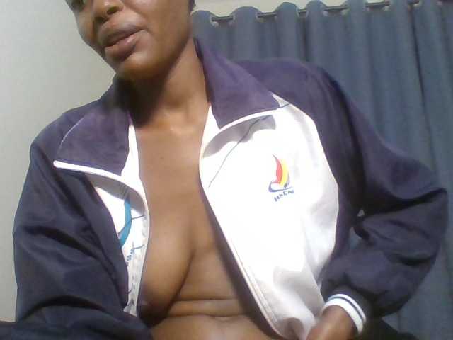 Cynne live cam on BongaCams