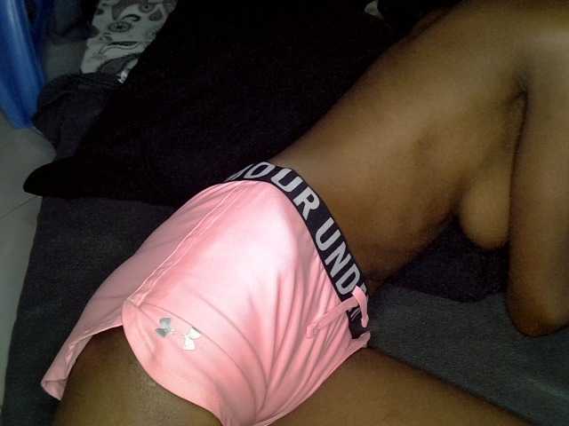 Cynne live cam preview