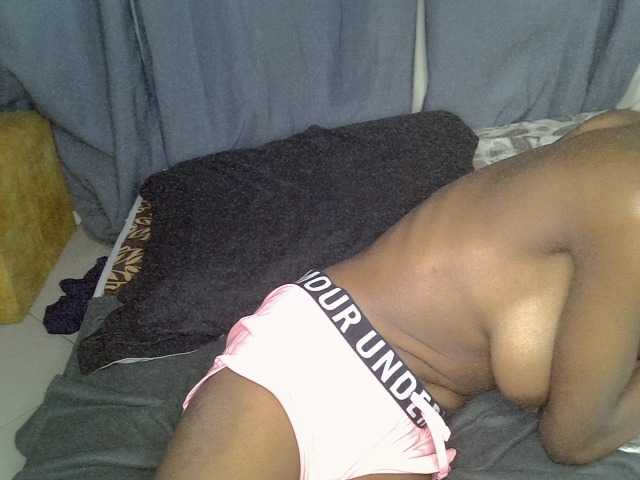 Cynne live cam on BongaCams
