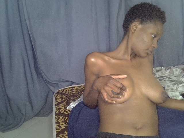Cynne live cam on BongaCams