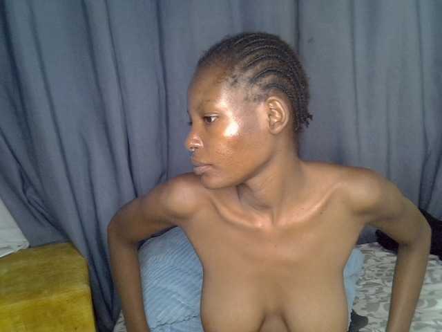 Cynne live cam preview