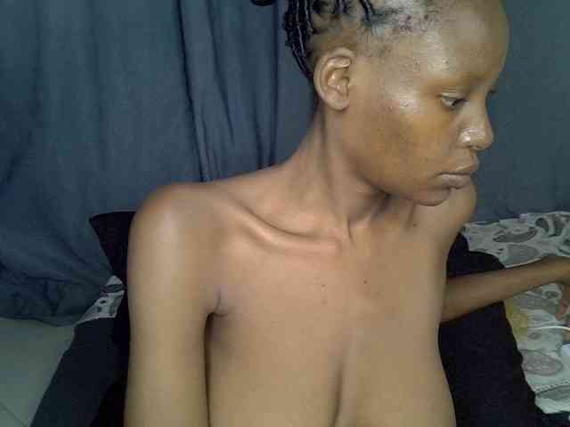 Model: Cynne
