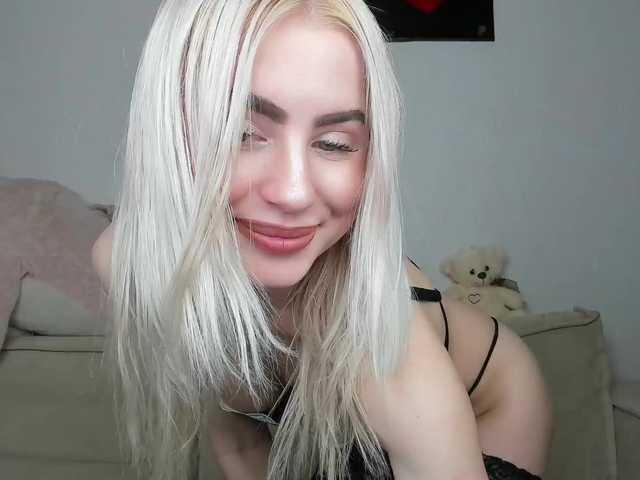daeneryy's BongaCams show and profile