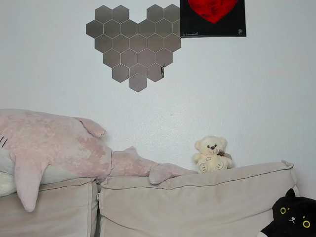 daeneryy's BongaCams show and profile