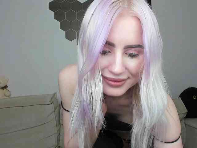モデル: daeneryy