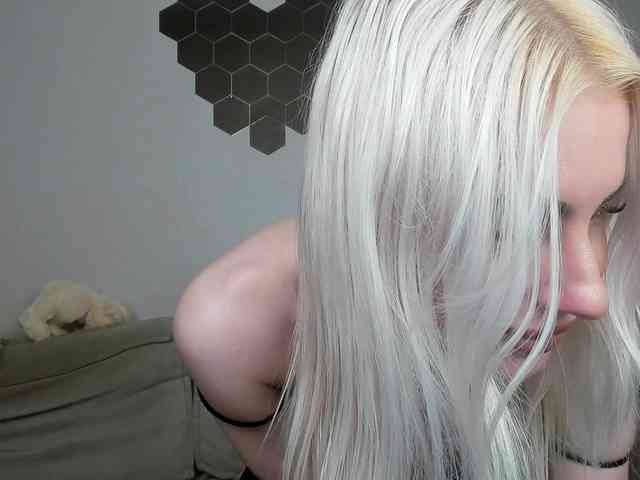 daeneryy webcam