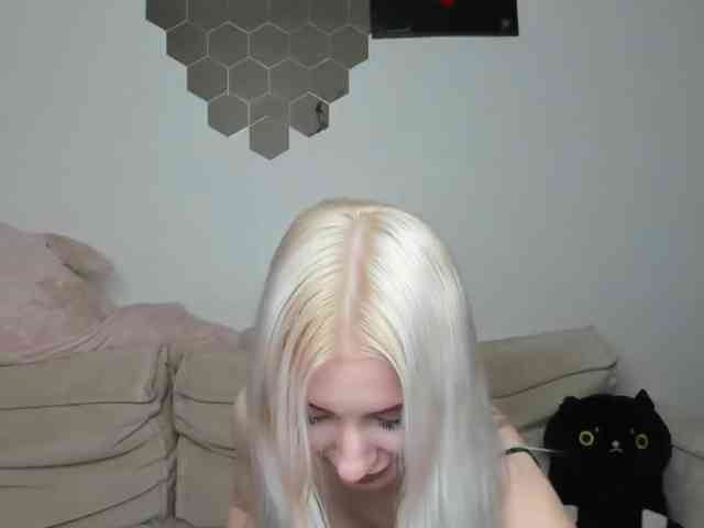 daeneryy webcam