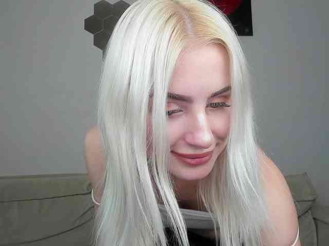 daeneryy's live room
