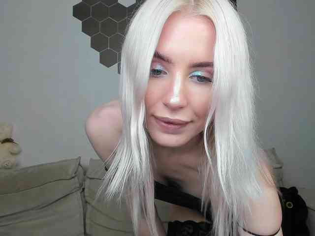 モデル: daeneryy