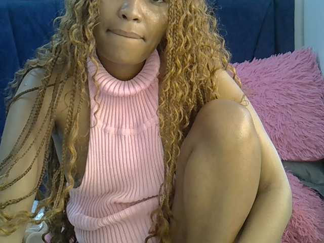 PrettyBambi live cam on BongaCams