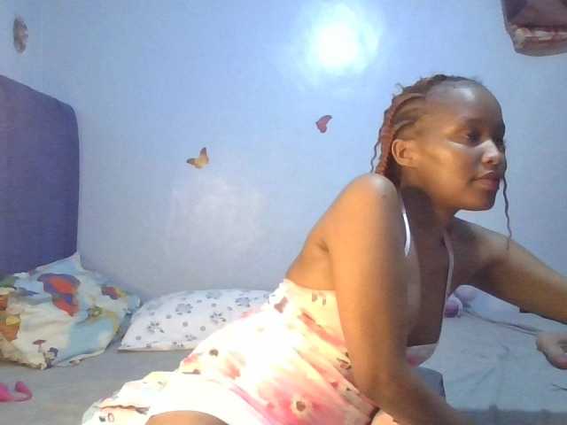 PrettyBambi Cam en directo en BongaCams
