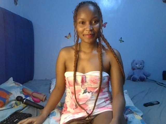 PrettyBambi live webcam show