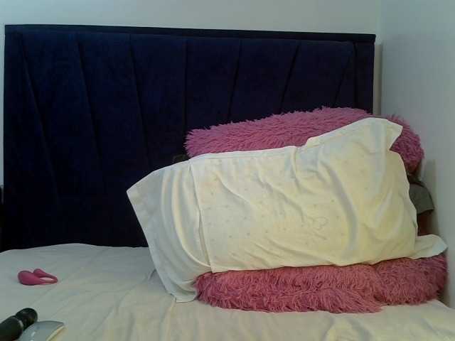 PrettyBambi live cam on BongaCams