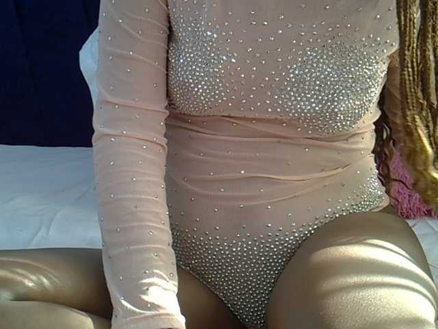 PrettyBambi live cam on BongaCams