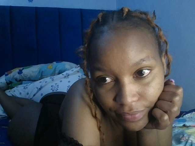 PrettyBambi live cam on BongaCams