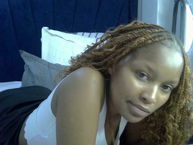 PrettyBambi live cam on BongaCams