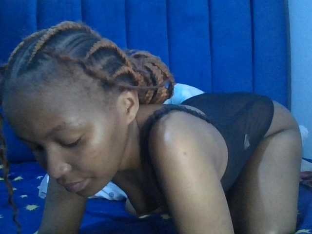 PrettyBambi cam en directo en BongaCams