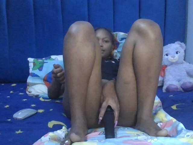 PrettyBambi live cam on BongaCams