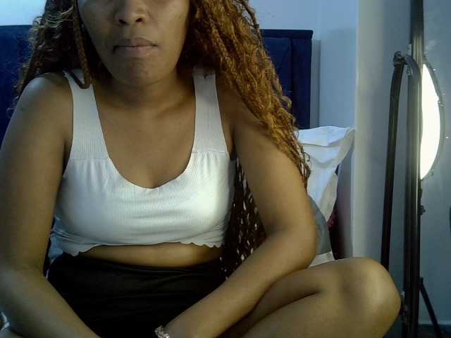 PrettyBambi live cam on BongaCams