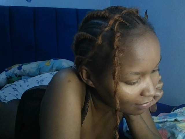 PrettyBambi live webcam show