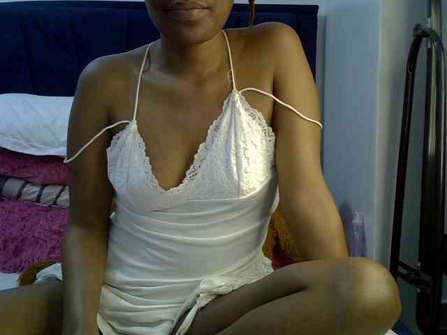 PrettyBambi webcam