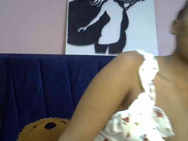 PrettyBambi webcam