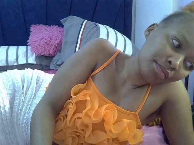 PrettyBambi webcam