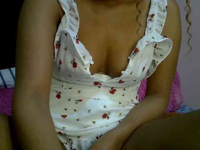 PrettyBambi webcam