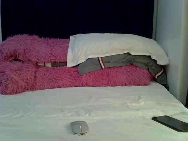 PrettyBambi webcam