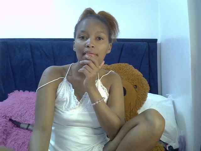 PrettyBambi webcam